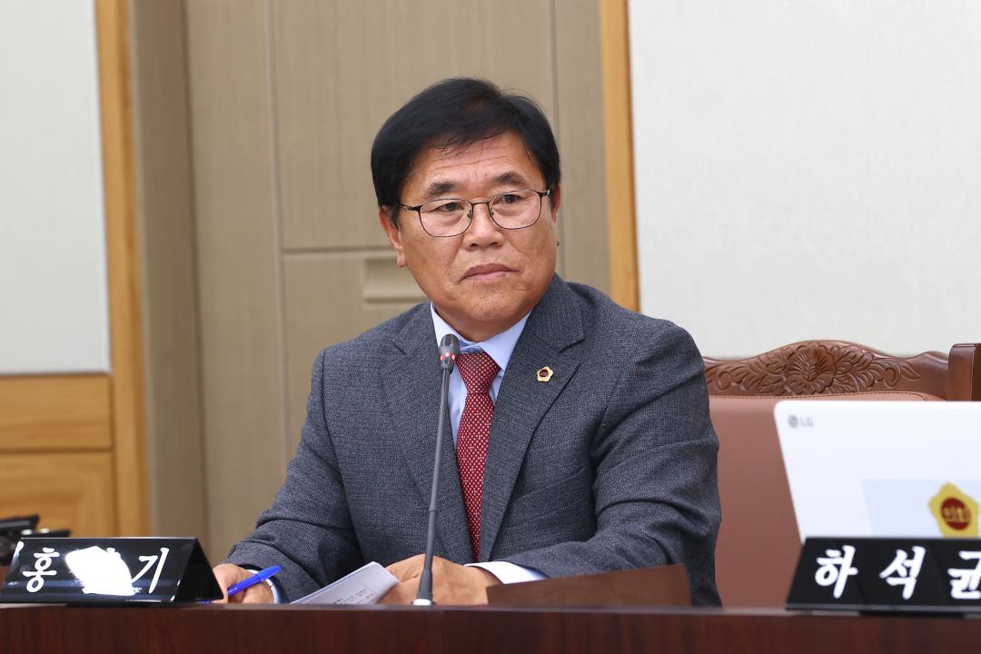 '2025년도 안전건설위원회 행정사무감사(건설교통국)' 게시글의 사진(70) '2025-11-07 2025년도 안전건설위원회 행정사무감사(건설교통국) (70).jpg'