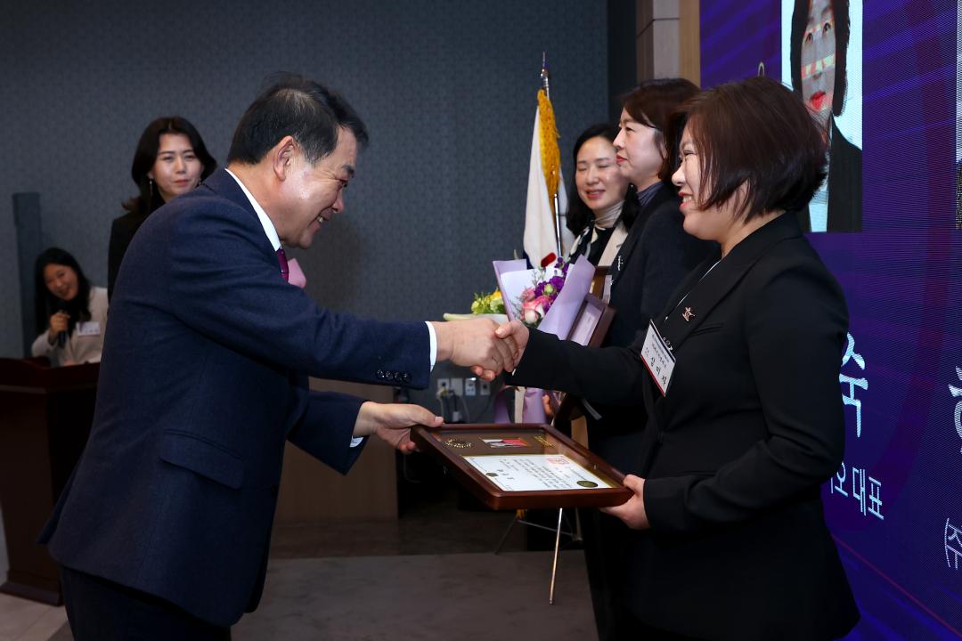 '제25회 강원여성경제인대회' 게시글의 사진(26) '2025-11-26 제25회 강원여성경제인대회 (26).jpg'