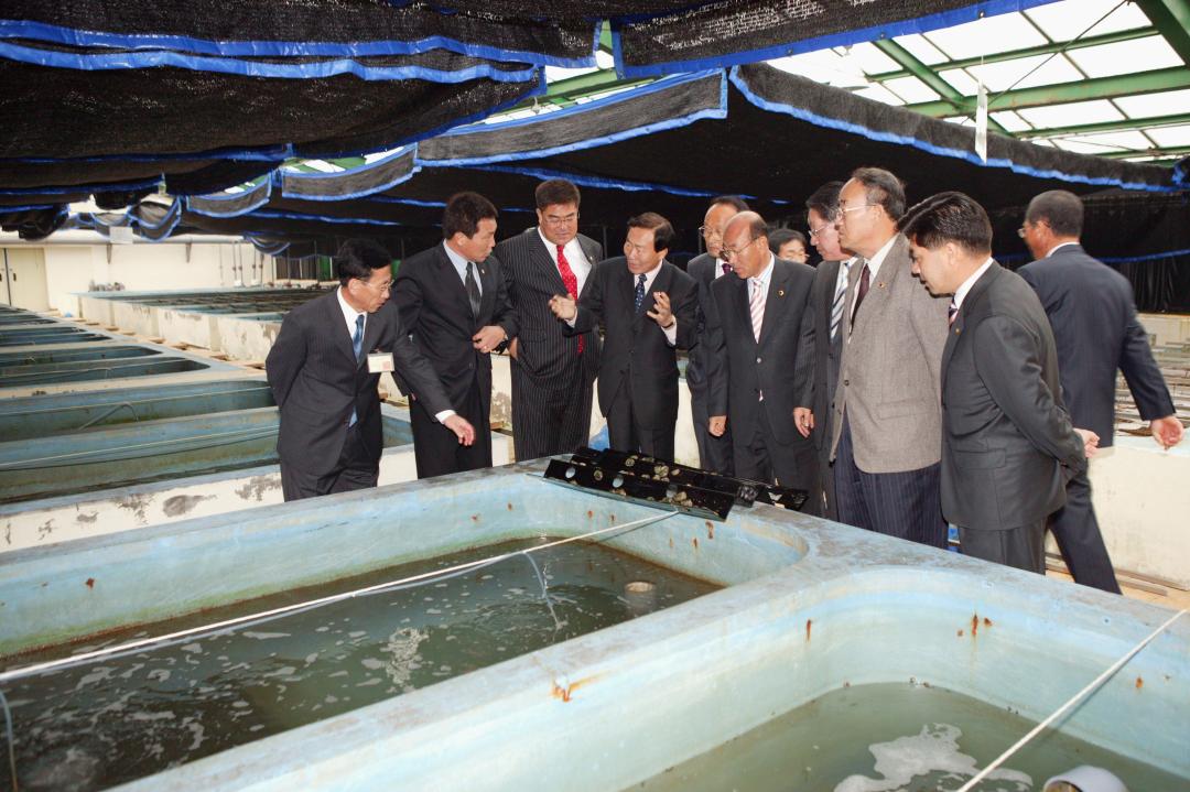 '수산자원연구소 현지 행정사무감사' 게시글의 사진(16) '2006-11-23 수산자원연구소 현지 행정사무감사 (16).jpg'