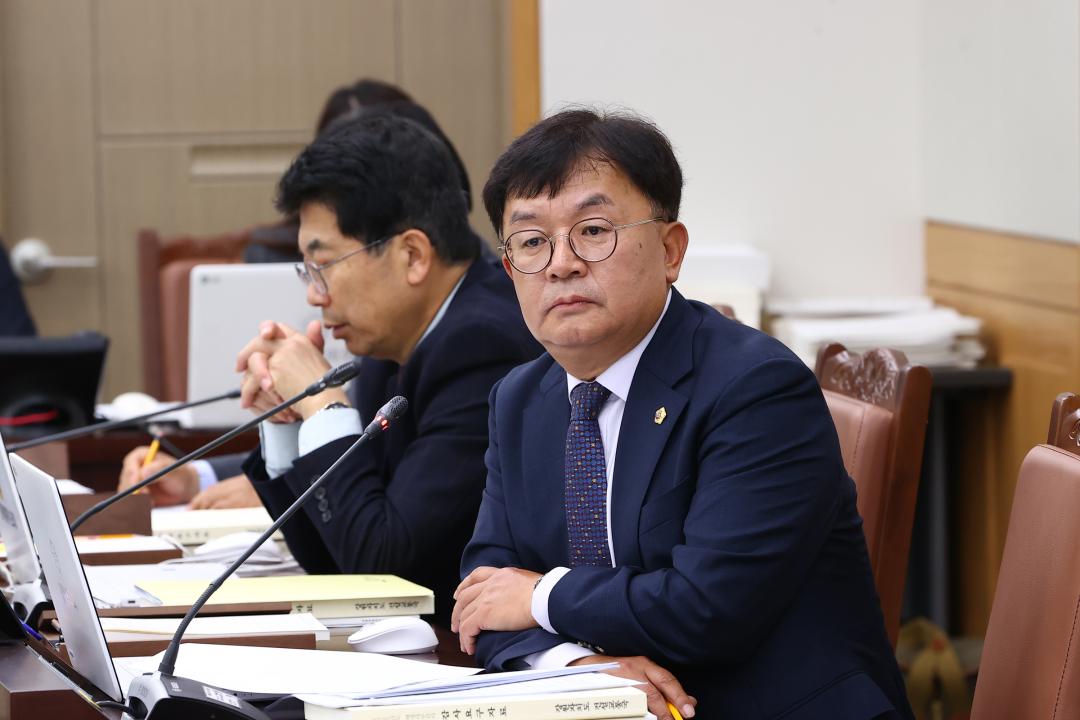 '2025년도 안전건설위원회 행정사무감사(건설교통국)' 게시글의 사진(50) '2025-11-07 2025년도 안전건설위원회 행정사무감사(건설교통국) (50).jpg'