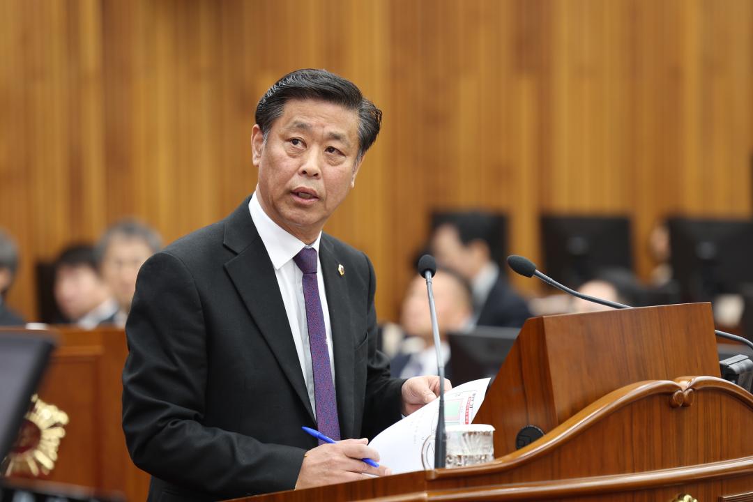 '제335회 제2차 본회의(제1차 도정 및 교육행정에 관한 질문)' 게시글의 사진(16) '2025-03-11 제335회 제2차 본회의(제1차 도정 및 교육행정에 관한 질문) (16) 지광천 의원.jpg'
