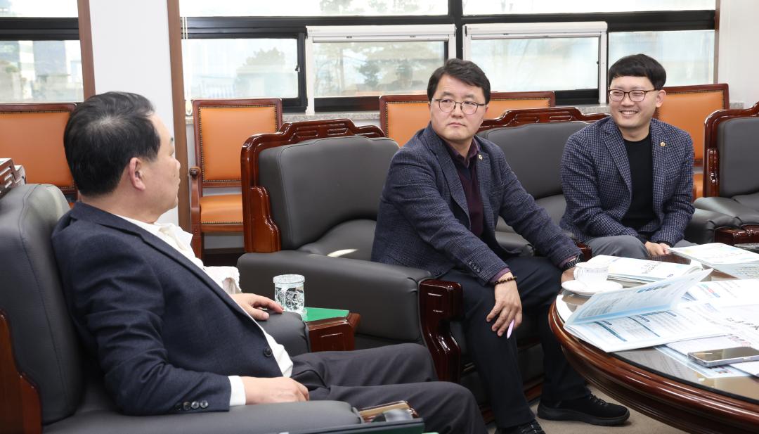 '교육위원회 IB 교육기관 벤치마킹 결과보고회' 게시글의 사진(13) '2025-02-10 교육위원회 간담 (13).jpg'