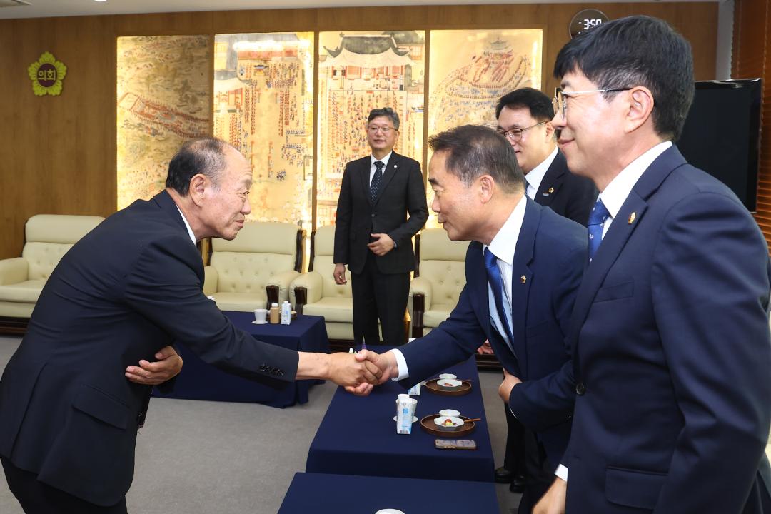 '대한민국시도의회의장협의회 2026년 제6차 임시회' 게시글의 사진(3) '2026-09-29 대한민국시도의회의장협의회 2026년 제6차 임시회 (2).jpg'