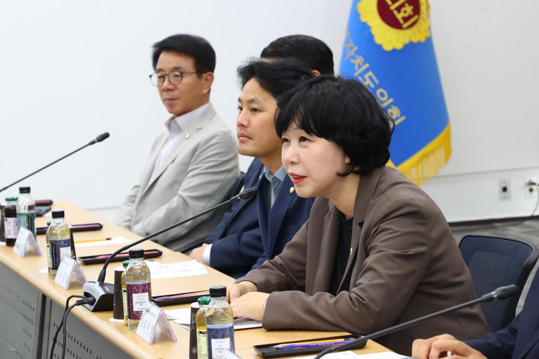 '용인특례시의회 의원연구단체(스마트행정연구회,컬처노믹스III) 내방' 게시글의 사진(24) '2029-09-29 용인특례시의회 의원연구단체(스마트행정연구회,컬처노믹스III) 내방 (23).jpg'