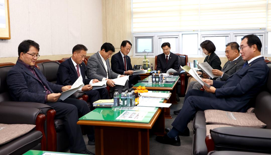 '제333회 제8차 예산결산특별위원회' 게시글의 사진(7) '2024-12-11 제333회 제8차 예산결산특별위원회 (7) 예산안조정소위원회.jpg'