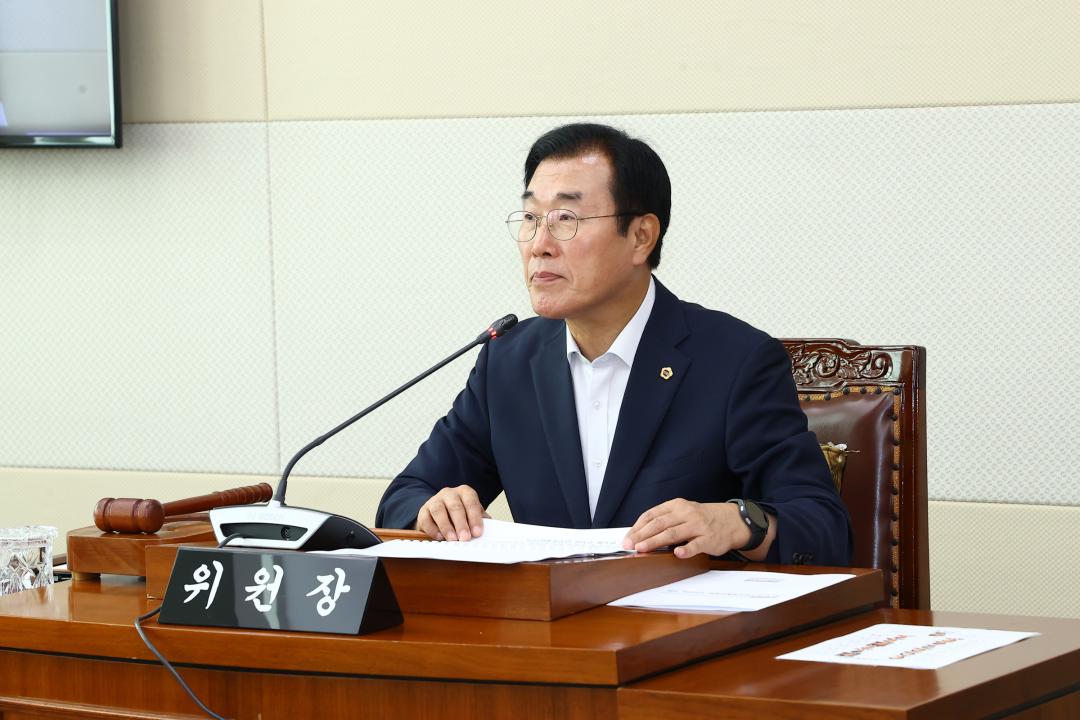 '제339회 제1차 강원연구원장 인사청문특별위원회' 게시글의 사진(3) '2025-07-08 제339회 제1차 강원연구원장 인사청문특별위원회 (2).jpg'