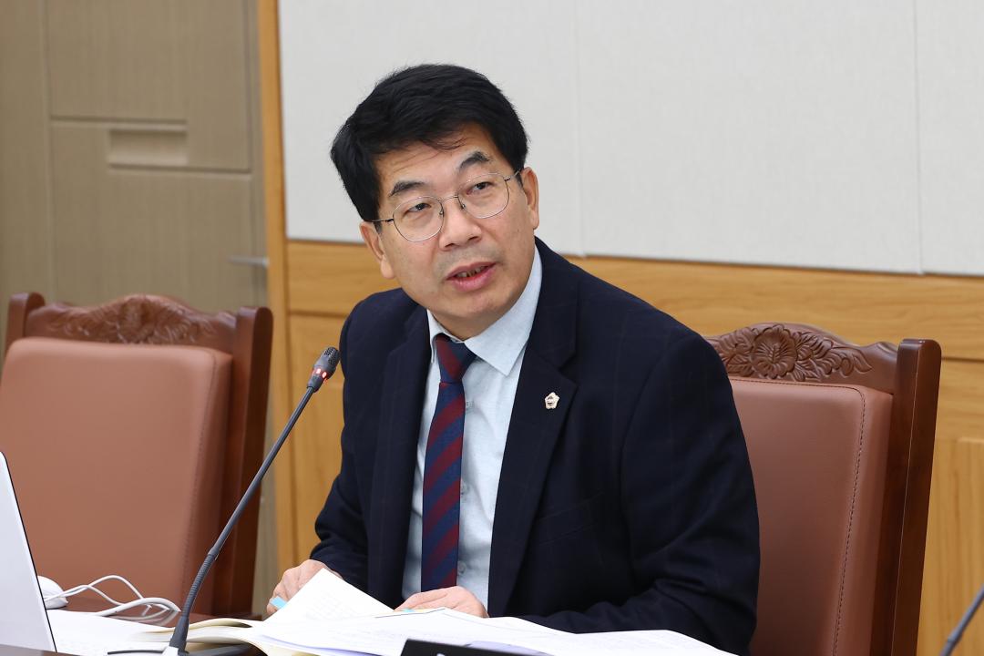 '2025년도 안전건설위원회 행정사무감사(건설교통국)' 게시글의 사진(14) '2025-11-07 2025년도 안전건설위원회 행정사무감사(건설교통국) (14).jpg'