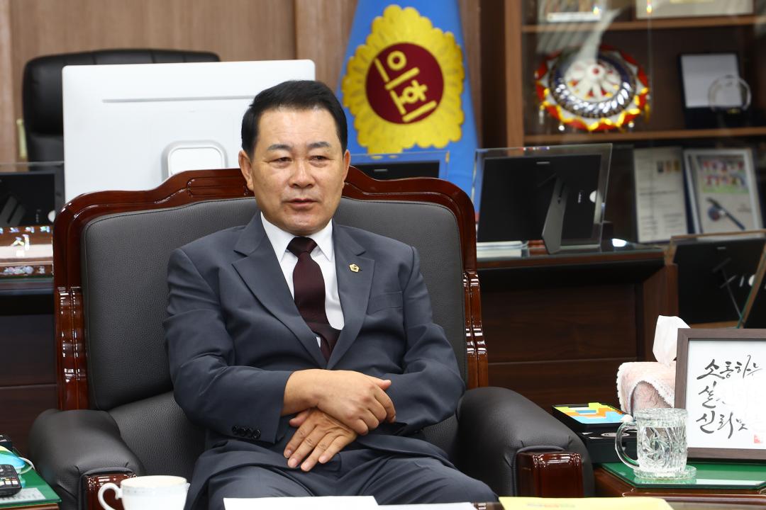 '강원특별자치도의회 신규 임용장 수여식' 게시글의 사진(22) '2025-09-29 임용장 수여식 (22).jpg'