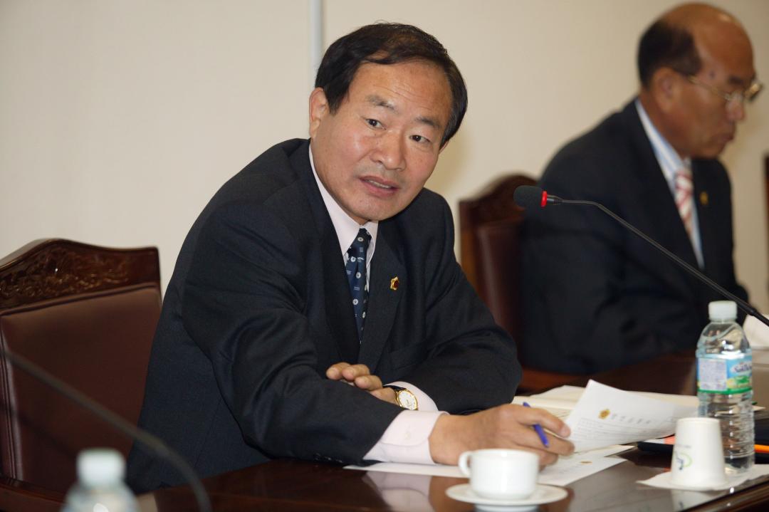 '수산자원연구소 현지 행정사무감사' 게시글의 사진(67) '2006-11-23 수산자원연구소 현지 행정사무감사 (67).jpg'