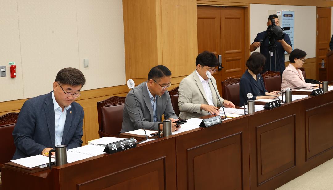 '제331회 제1차 의회운영위원회' 게시글의 사진(7) '2024-09-03 제331회 제1차 의회운영위원회 (7).jpg'