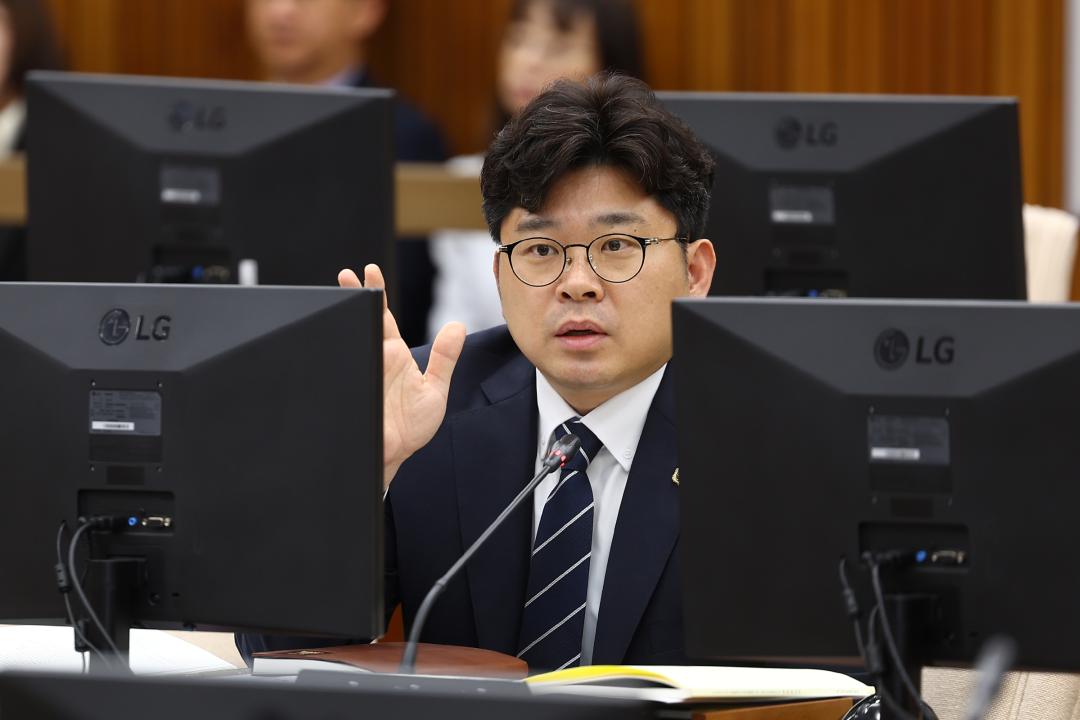 '제344회 제1차 예산결산특별위원회' 게시글의 사진(52) '2026-04-01 제344회 제1차 예산결산특별위원회 (56).jpg'