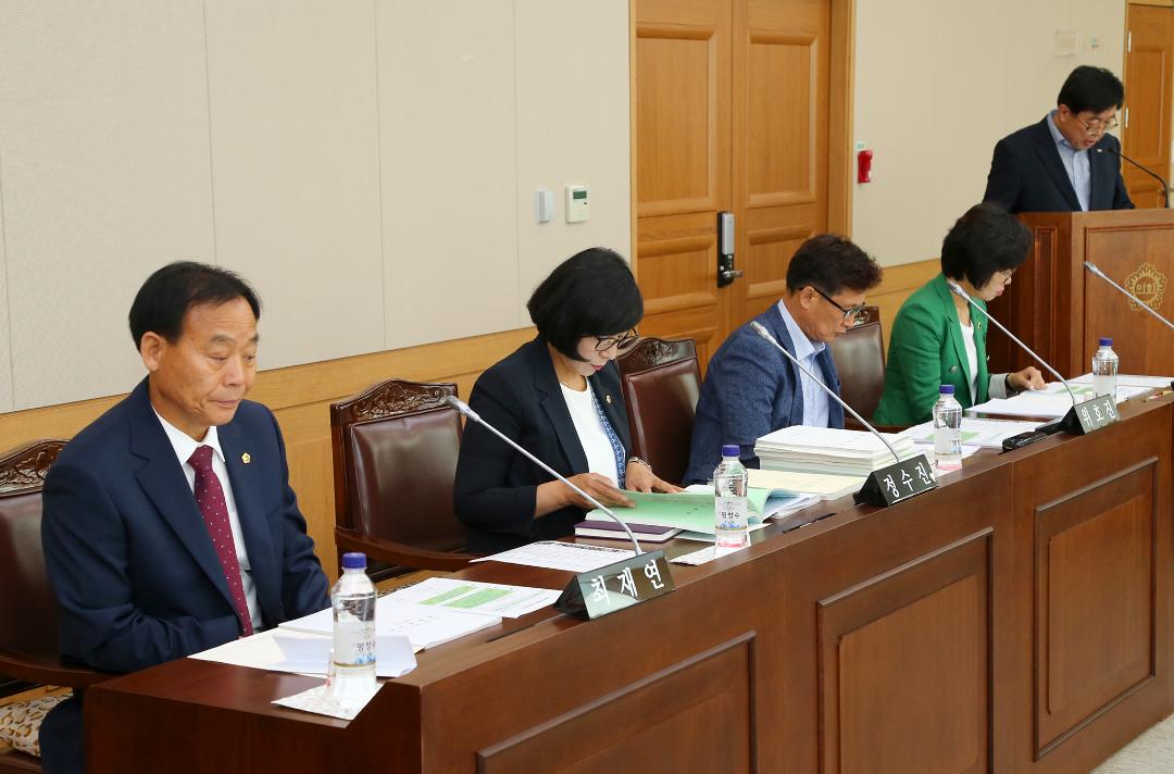 '제283회 제1차 농림수산위원회' 게시글의 사진(8) '2019-07-04 제283회 제1차 농림수산위원회 (8).jpg'