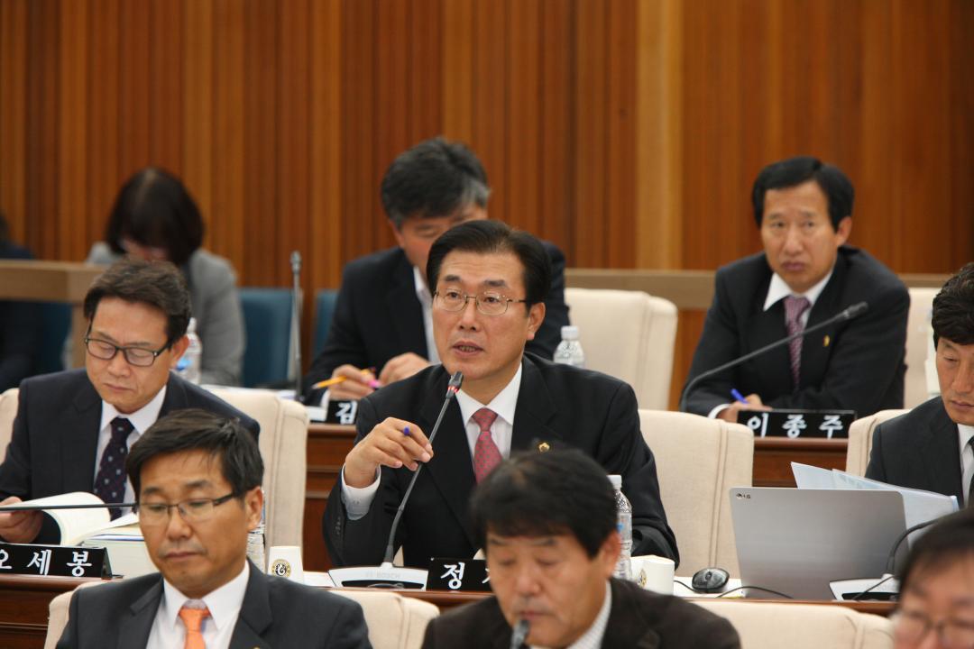 '2015-12-03 제2차 예산결산특별위원회' 게시글의 사진(9) '2015-12-03 2015-12-03 제2차 예산결산특별위원회 (9).JPG'