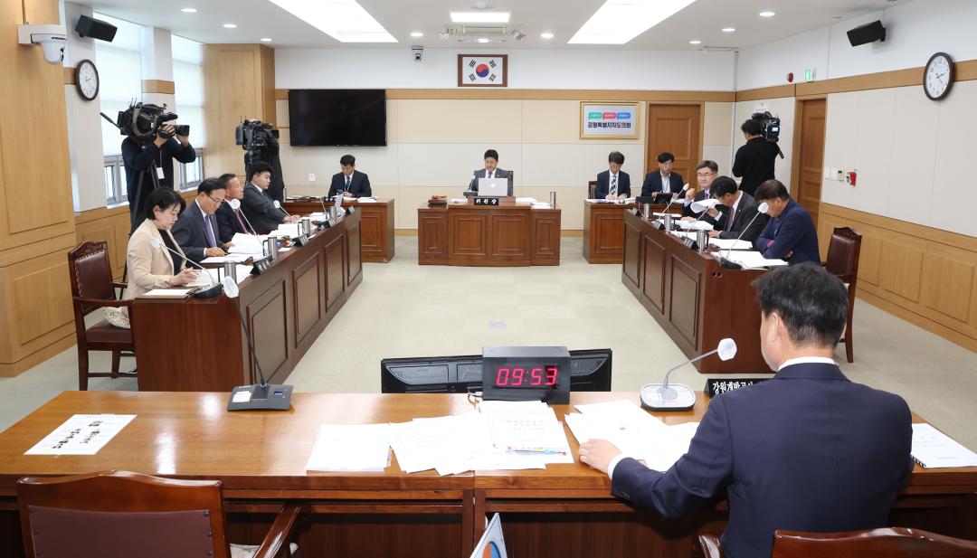 '2024년도 기획행정위원회 행정사무감사(강원인재원, 강원개발공사)' 게시글의 사진(13) '2024-11-12 2024년도 기획행정위원회 행정사무감사 (13) 강원개발공사.jpg'