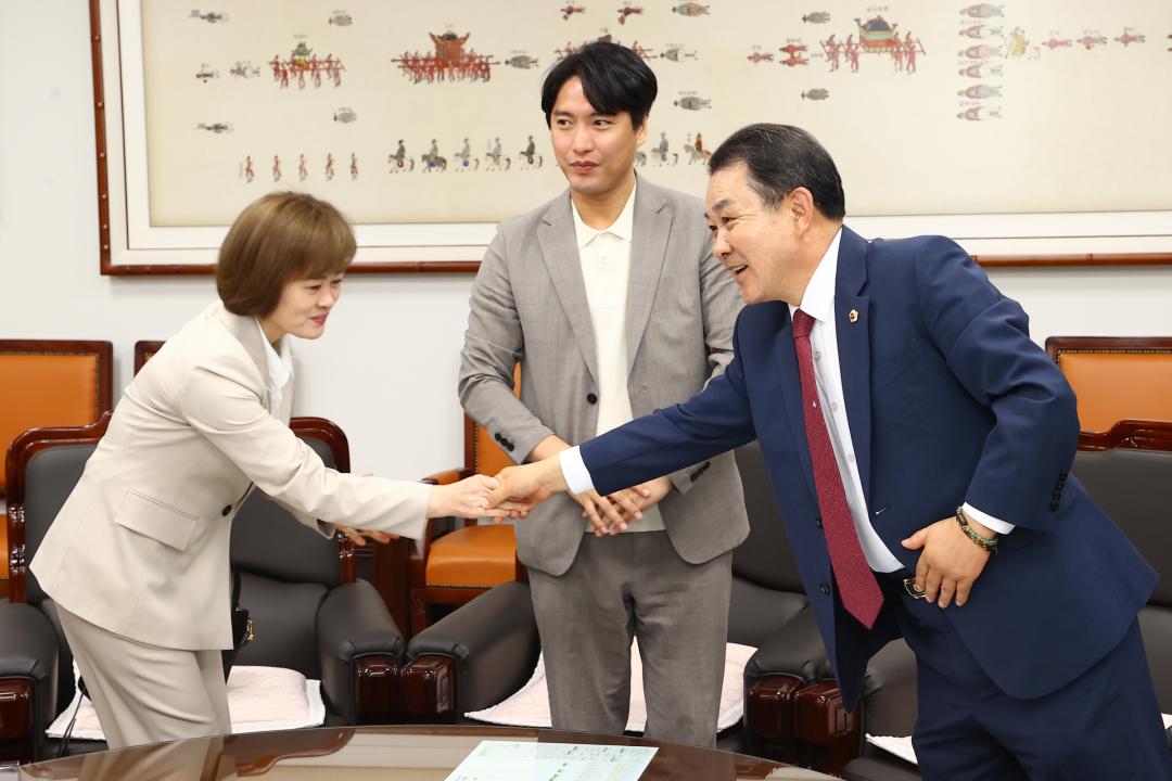 '강릉,춘천 커피협회 간담회' 게시글의 사진(2) '2025-05-08 강릉,춘천 커피협회 간담회 (2).jpg'