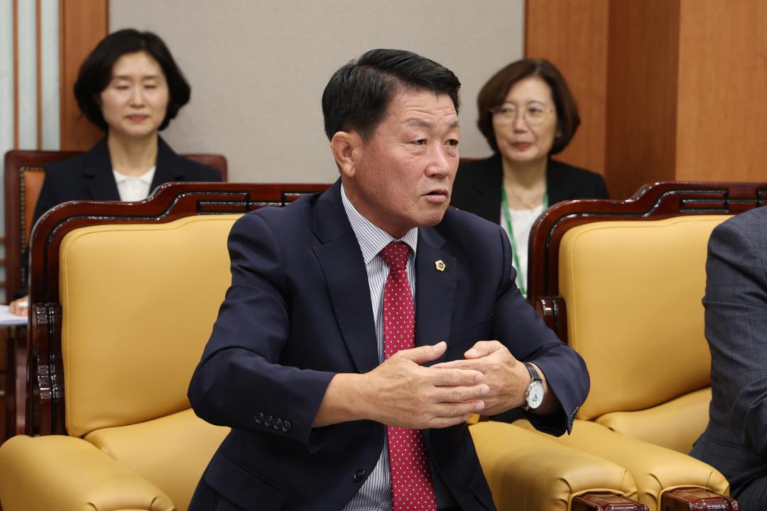 '일본 돗토리현의회 대표단 강원특별자치도의회  방문' 게시글의 사진(33) '2024-07-15 일본 돗토리현의회 대표단 방문 (30).jpg'