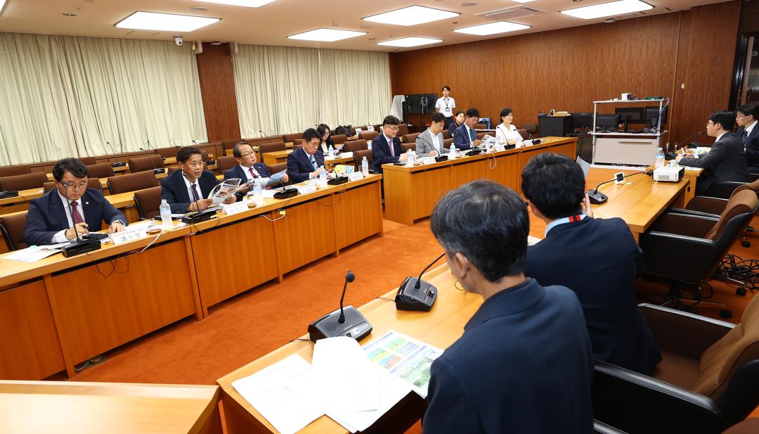 '강원특별자치도의회 한일국제교류협회 2025년 일본 돗토리현 방문' 게시글의 사진(117) '2025-07-29 강원특별자치도의회 한일국제교류협회 2025년 일본 돗토리현 방문 (135)_05_돗토리현의회 의견교환회.jpg'