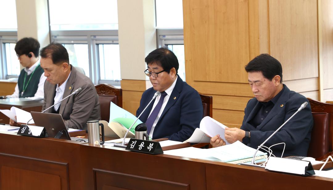 '제333회 제5차 경제산업위원회' 게시글의 사진(9) '2024-11-26 제333회 제5차 경제산업위원회 (9).jpg'