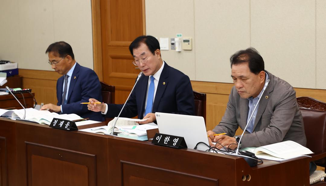 '제337회 제1차 경제산업위원회' 게시글의 사진(11) '2025-05-09 제337회 제1차 경제산업위원회 (11).jpg'