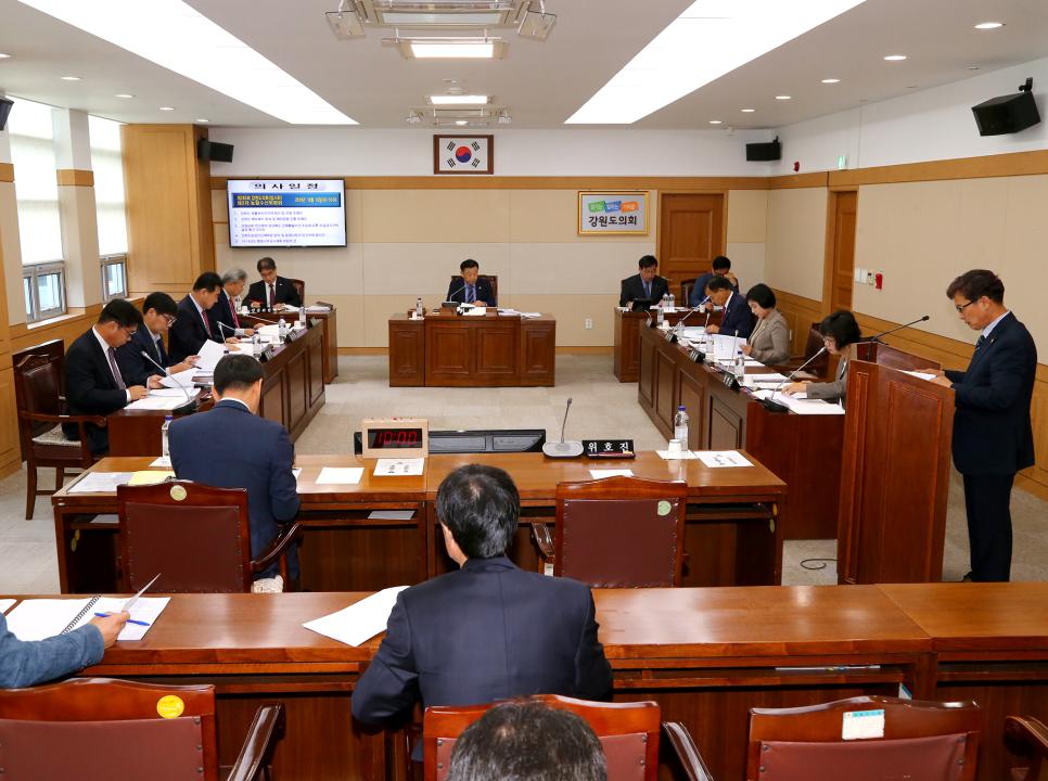 '제285회 제2차 농림수산위원회' 게시글의 사진(15) '2019-10-16 제285회 제2차 농림수산위원회 (15).jpg'