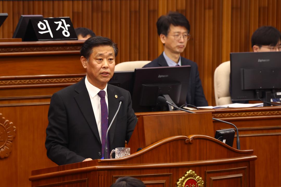 '제335회 제2차 본회의(제1차 도정 및 교육행정에 관한 질문)' 게시글의 사진(42) '2025-03-11 제335회 제2차 본회의(제1차 도정 및 교육행정에 관한 질문) (42) 지광천 의원.jpg'