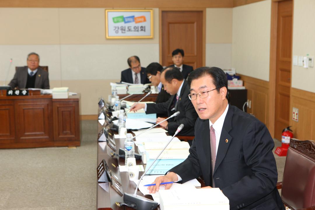 '제251회 제5차 경제건설위원회' 게시글의 사진(4) '2015-11-30 제251회 제5차 경제건설위원회 (4).JPG'