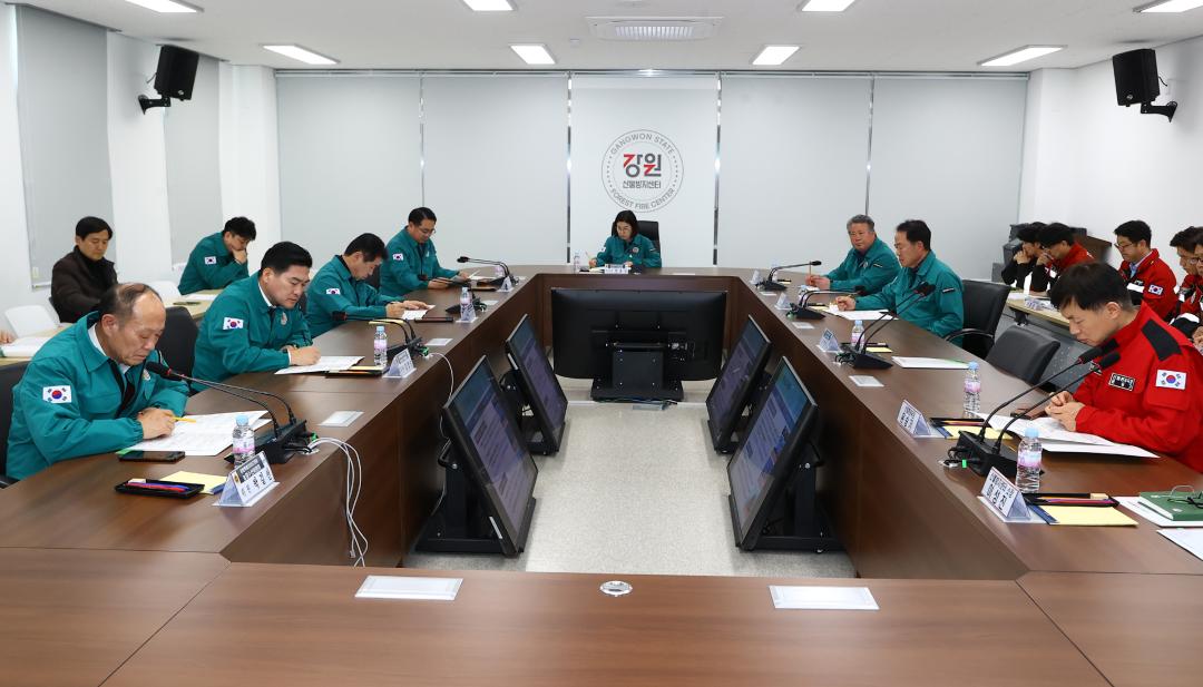 '제335회 농림수산위원회 현지시찰' 게시글의 사진(12) '2025-03-10 제335회 농림수산위원회 현지시찰(강릉 산불방지센터,산림항공관리소 ) (12).jpg'