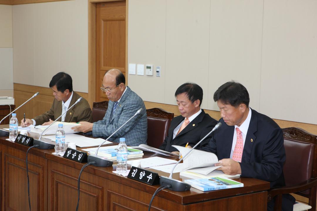 '206회 농림수산위원회 행정사무감사' 게시글의 사진(2) '2010-11-17 206회 농림수산위원회 행정사무감사 (2).jpg'