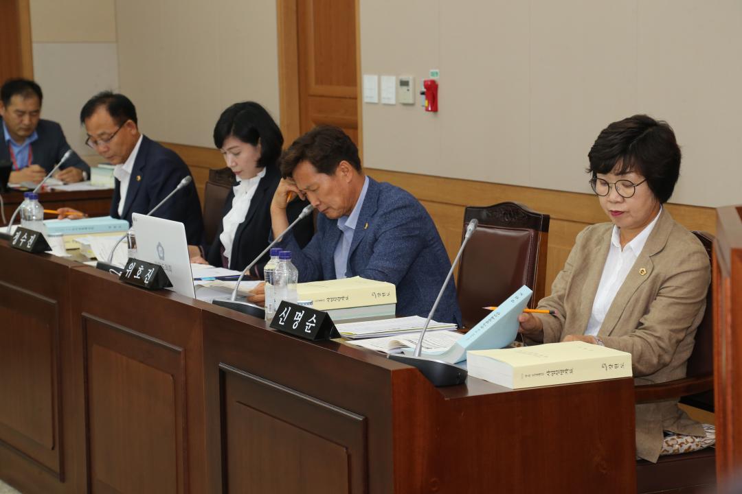 '제274회 제5차 농림수산위원회' 게시글의 사진(4) '2018-07-12 제274회 제5차 농림수산위원회 (4).JPG'
