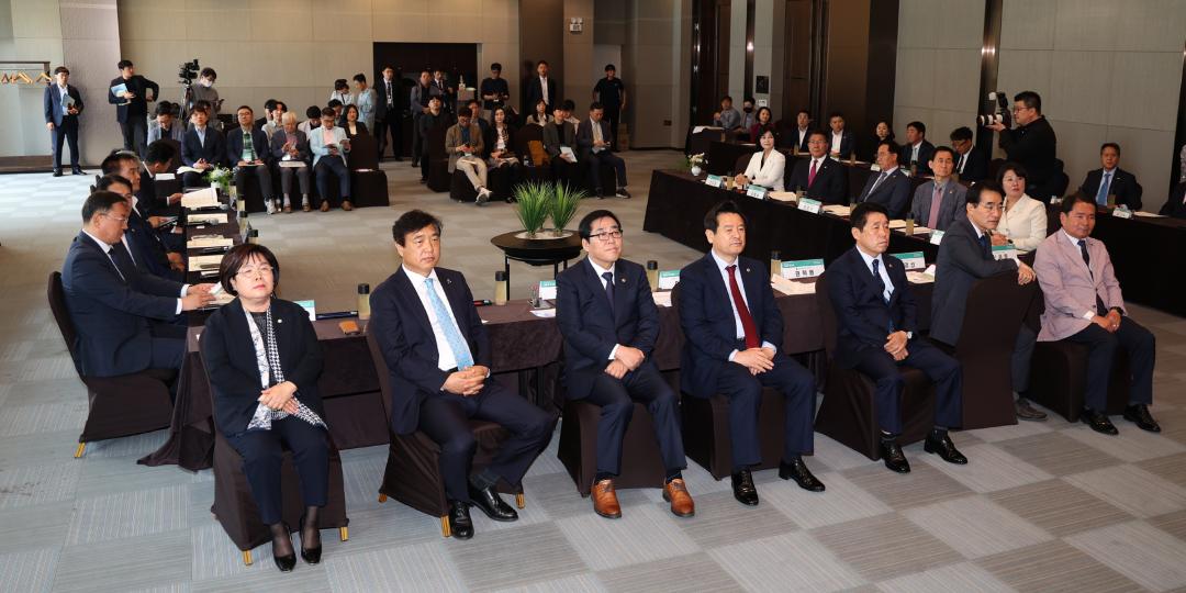 '대한민국 시도의회운영위원장협의회 제10대 후반기 제8차 정기회' 게시글의 사진(68) '2024-05-16 대한민국 시도의회운영위원장협의회 제10대 후반기 제8차 정기회 (70).jpg'