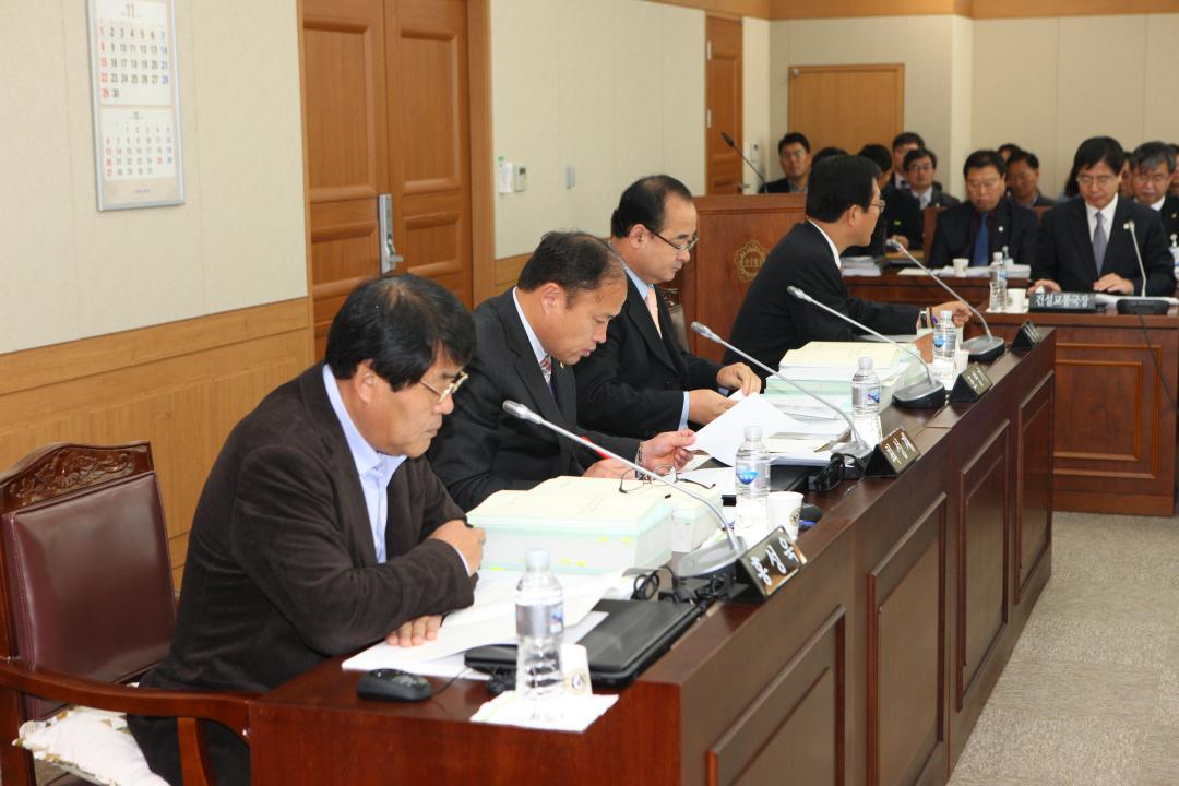'제251회 제5차 경제건설위원회' 게시글의 사진(7) '2015-11-30 제251회 제5차 경제건설위원회 (7).JPG'