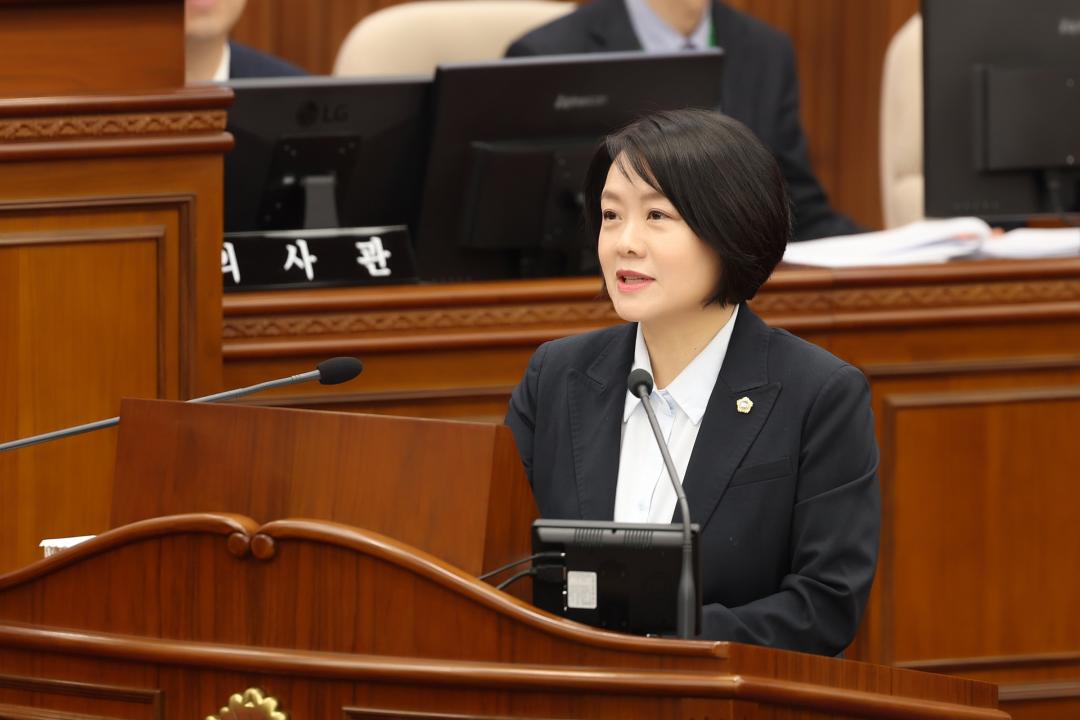 '제335회 제2차 본회의(제1차 도정 및 교육행정에 관한 질문)' 게시글의 사진(92) '2025-03-11 제335회 제2차 본회의(제1차 도정 및 교육행정에 관한 질문) (92) 박윤미 의원.jpg'