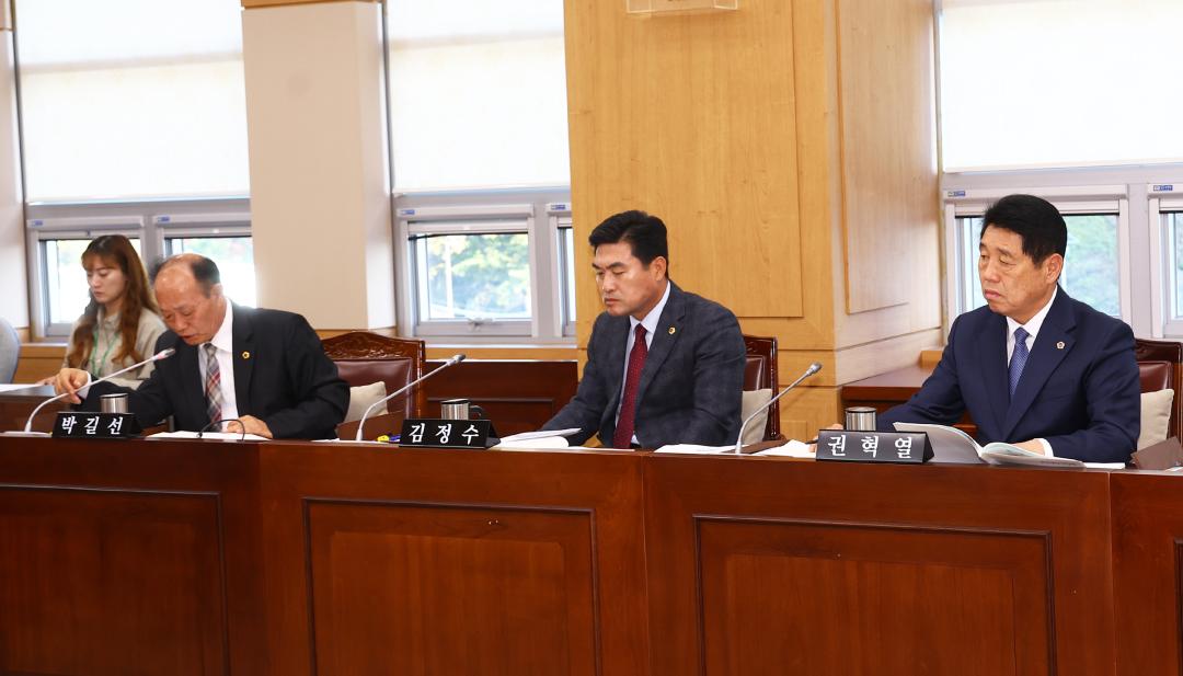 '제342회 제1차 농림수산위원회(2025년도 행정사무감사(보건환경연구원))' 게시글의 사진(5) '2025-11-05 제342회 제1차 농림수산위원회(2025년도 행정사무감사(보건환경연구원)) (5).jpg'