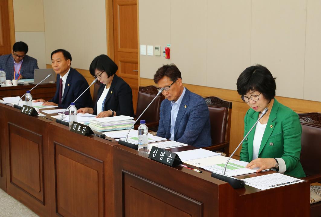 '제283회 제1차 농림수산위원회' 게시글의 사진(5) '2019-07-04 제283회 제1차 농림수산위원회 (5).jpg'