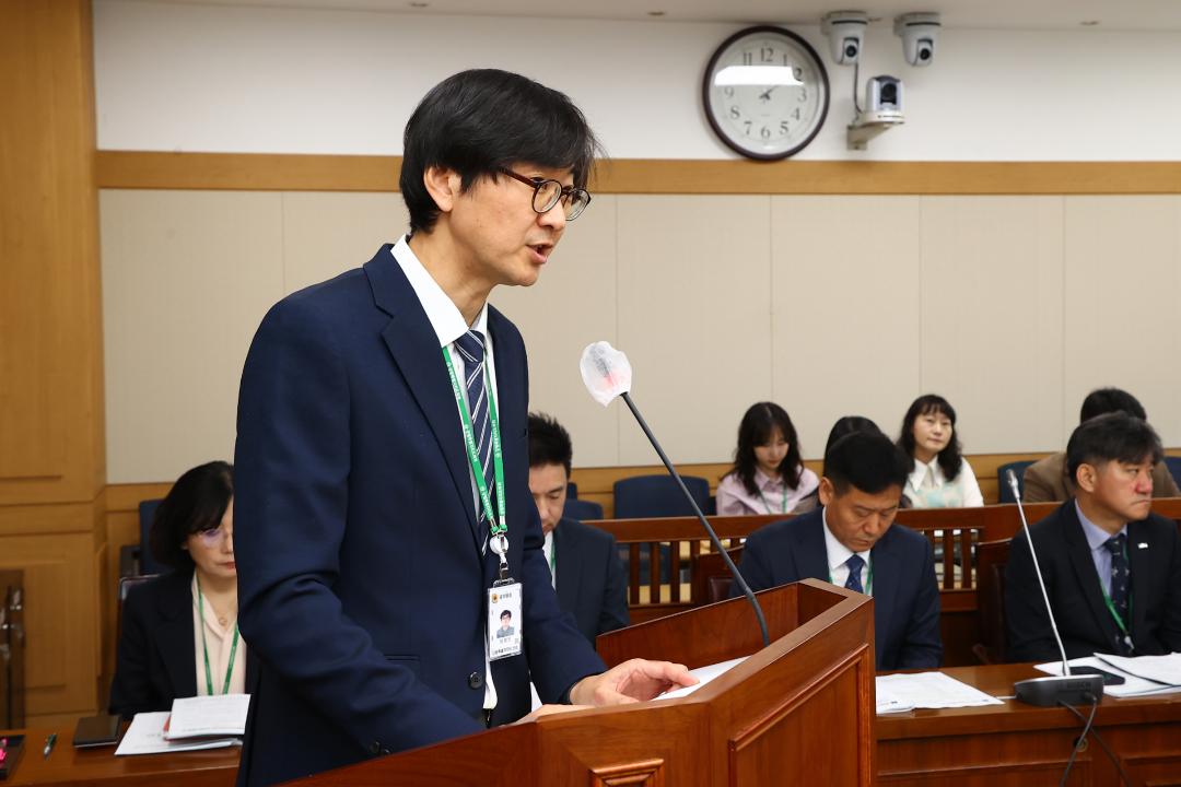 '제336회 제1차 의회운영위원회' 게시글의 사진(4) '2025-04-08 제336회 제1차 의회운영위원회 (4).jpg'