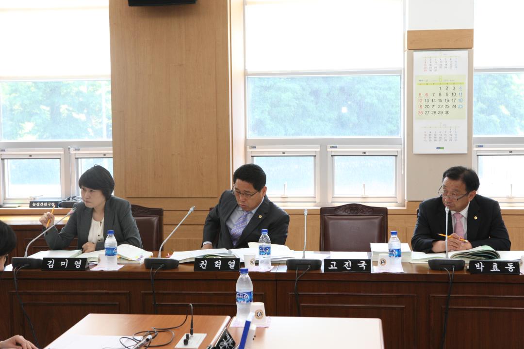 '211회 제4차 농림수산위원회' 게시글의 사진(7) '2011-06-16 211회 제4차 농림수산위원회 (7).jpg'