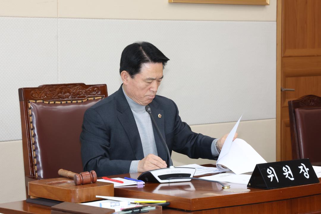 '제334회 제2차 사회문화위원회' 게시글의 사진(8) '2025-02-06 제334회 제2차 사회문화위원회 (8).jpg'