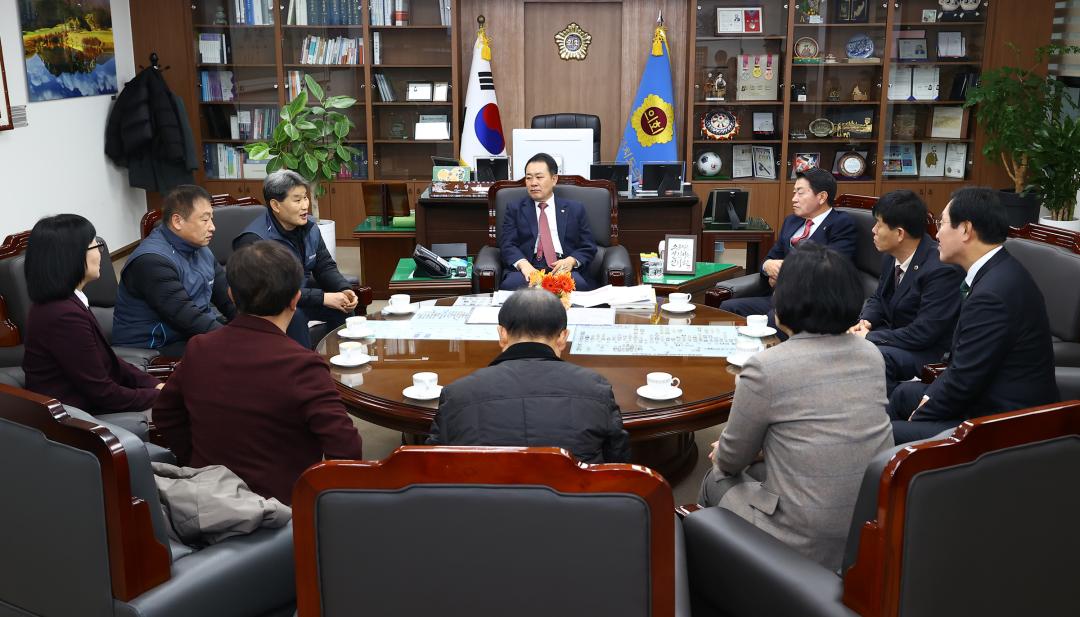 '2025년 강원특별자치도의회 사랑의 연탄 기부 전달식' 게시글의 사진(15) '2025-11-27 2025년 강원특별자치도의회 사랑의 연탄 기부 전달식 (14).jpg'