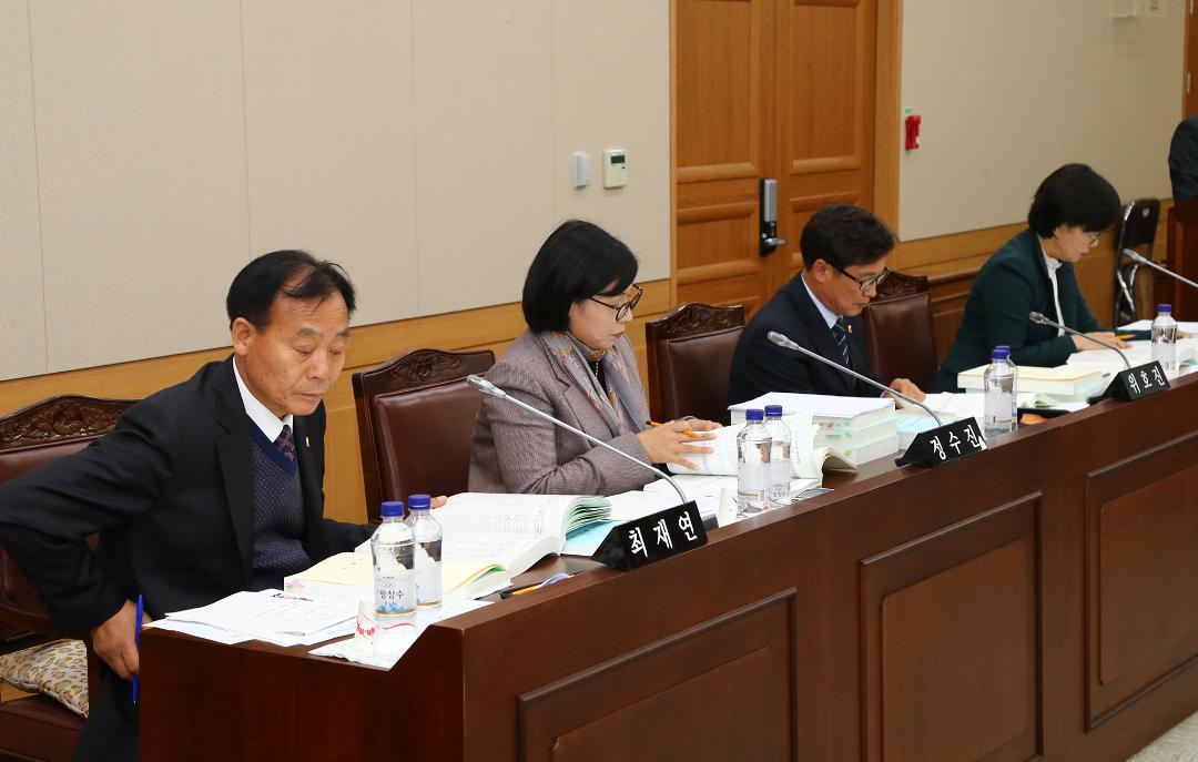 '제286회 제6차 농림수산위원회' 게시글의 사진(4) '2019-11-28 제286회 제6차 농림수산위원회 (4).jpg'