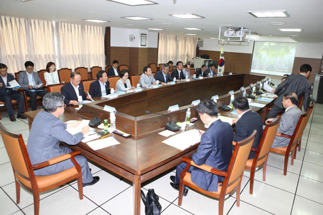 '제246회 경제건설위원회 토론회' 게시글의 사진(12) '2015-06-16 제246회 경제건설위원회 토론회 (12).jpg'