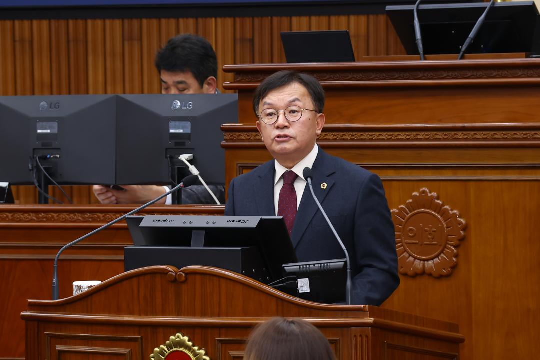 '제344회 제3차 본회의' 게시글의 사진(59) '2026-04-03 제344회 제3차 본회의 (60) 5분자유발언 이무철의원.jpg'