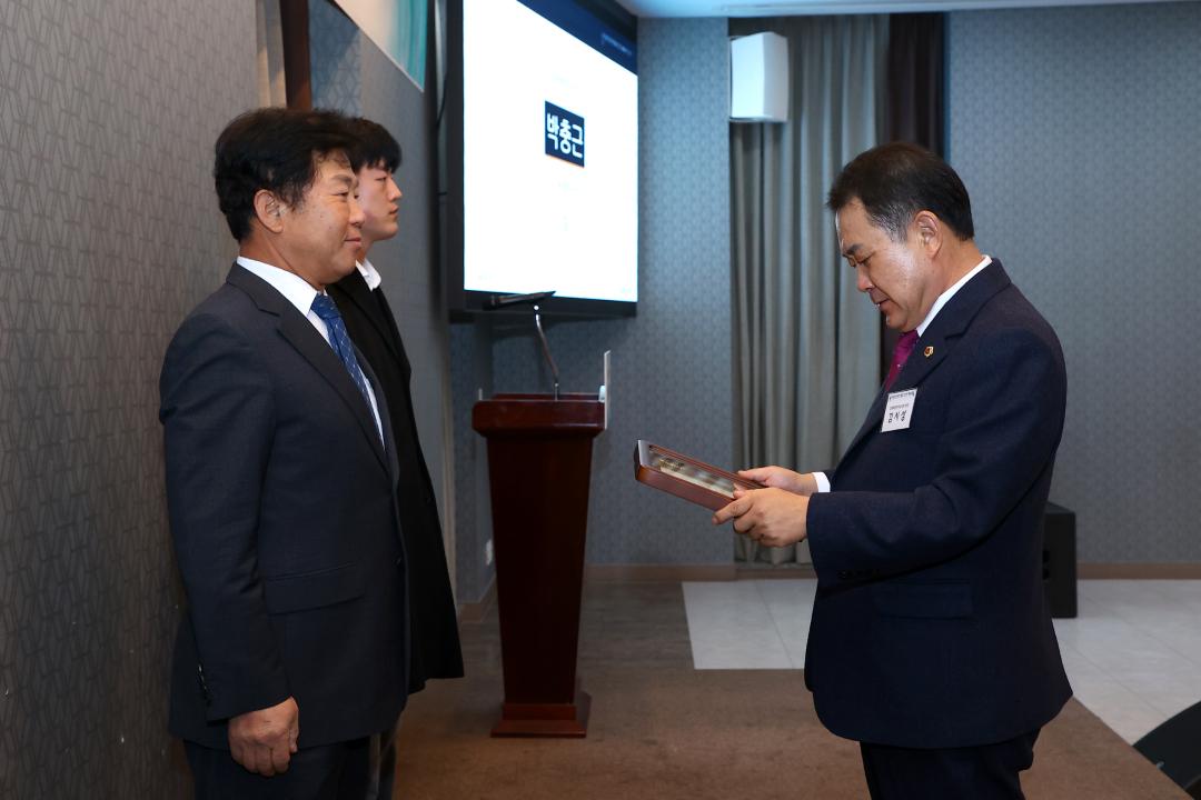 '강원발전경제인협회 창립 제9주년 기념식' 게시글의 사진(6) '2025-11-26 강원발전경제인협회 창립 제9주년 기념식 (6).jpg'