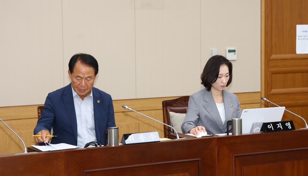 '제341회 제1차 농림수산위원회' 게시글의 사진(8) '2025-10-14 제341회 제1차 농림수산위원회 (8).jpg'