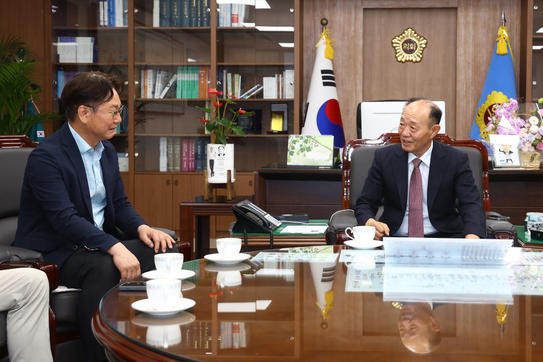 '강원특별자치도의회 방문(춘천폴리텍대학 학장)' 게시글의 사진(6) '2026-08-25 강원특별자치도의회 방문(지경배 춘천폴리텍대학 학장) (5).jpg'