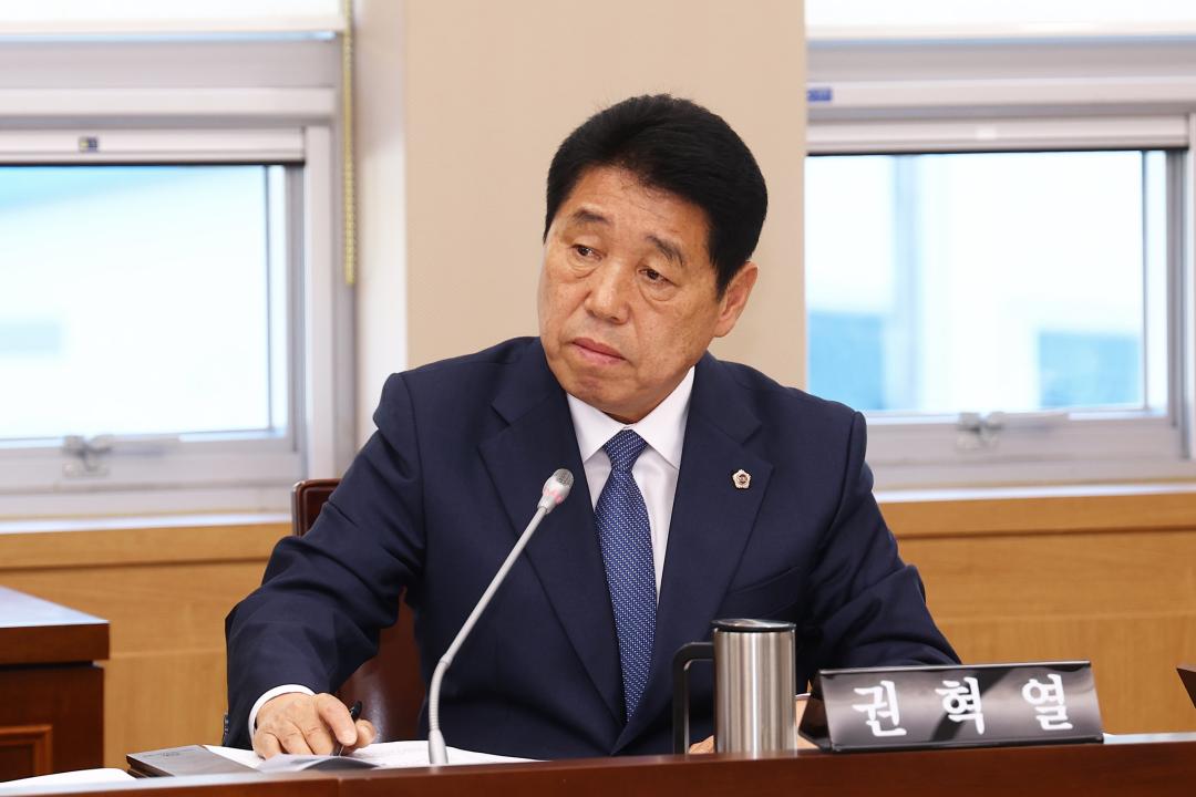 '제342회 제1차 농림수산위원회(2025년도 행정사무감사(보건환경연구원))' 게시글의 사진(14) '2025-11-05 제342회 제1차 농림수산위원회(2025년도 행정사무감사(보건환경연구원)) (14).jpg'