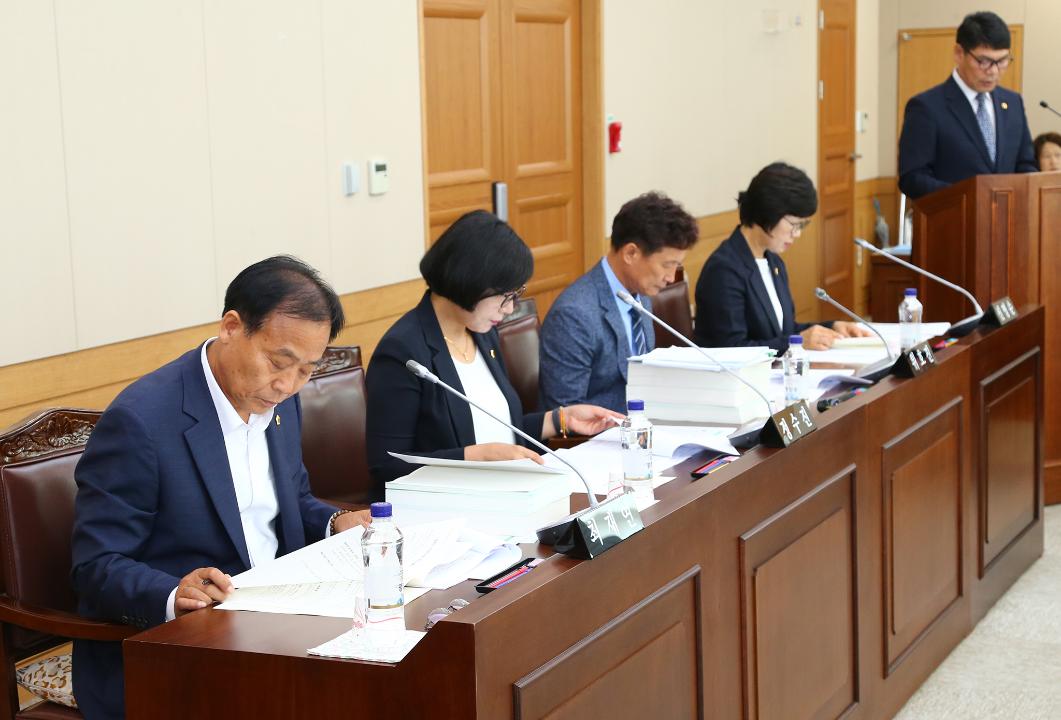 '제282회 제2차 농림수산위원회' 게시글의 사진(4) '2019-06-10 제282회 제2차 농림수산위원회 (4).jpg'