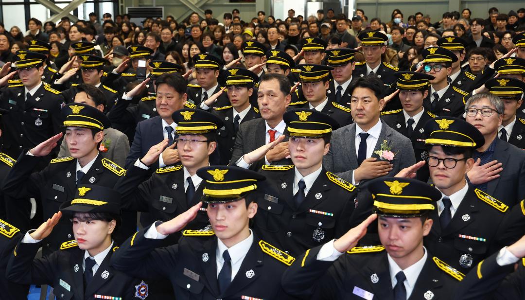'제42기 소방사반 졸업 및 임명식' 게시글의 사진(6) '2026-01-23 제42기 소방사반 졸업 및 임명식 (5).jpg'