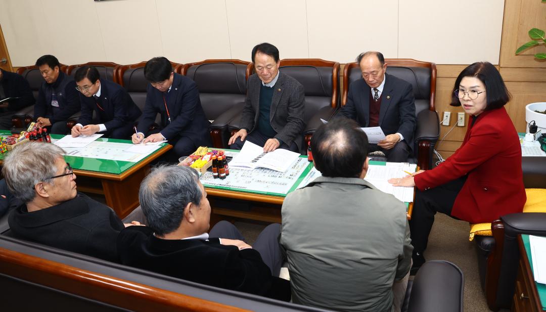 '강원특별자치도의회 농림수산위원회-강원산채연구회 간담회' 게시글의 사진(7) '2026-02-04 농림수산위원회-강원산채연구회 간담 (7).jpg'