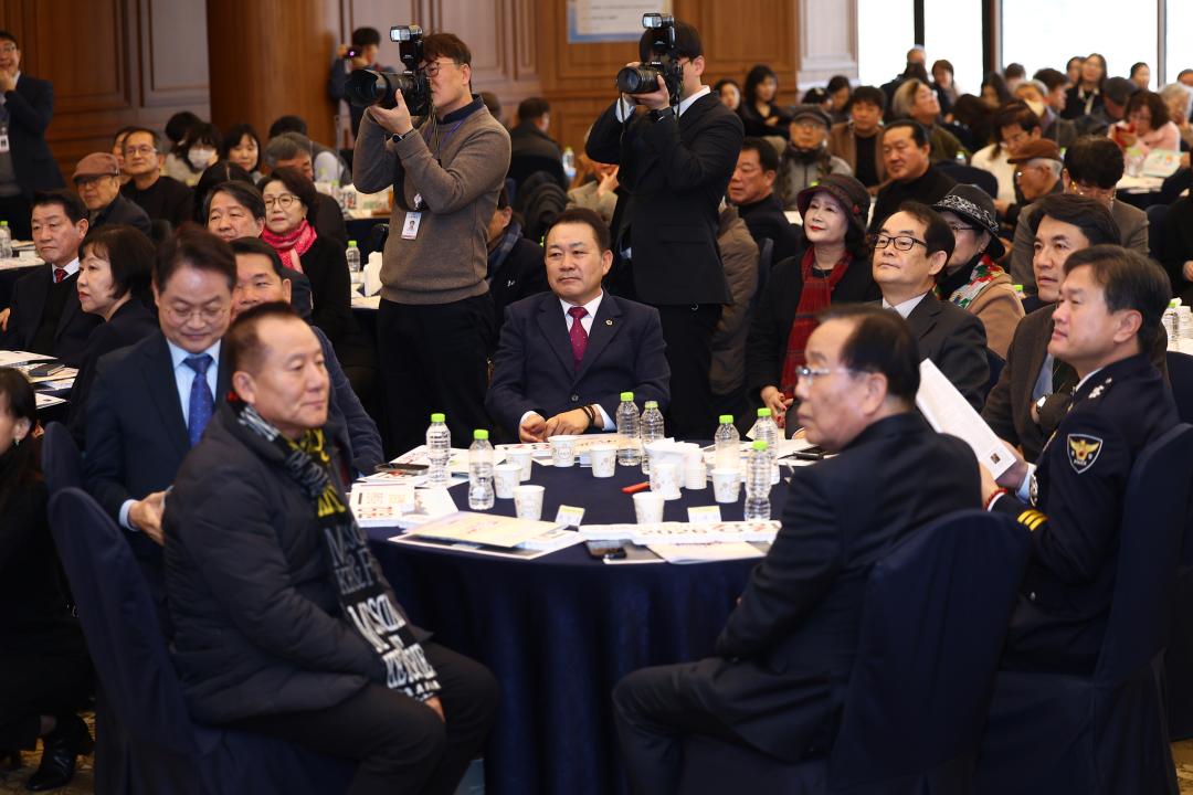 '강원특별자치도 문화예술인 신년교례회, 강원일보 신춘문예 시상식' 게시글의 사진(16) '2026-01-14 강원특별자치도 문화예술인 신년교례회, 강원일보 신춘문예 시상식 (16).jpg'