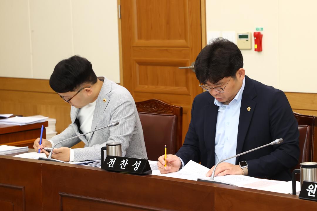 '제336회 제1차 교육위원회' 게시글의 사진(13) '2025-04-09 제336회 제1차 교육위원회 (13).jpg'